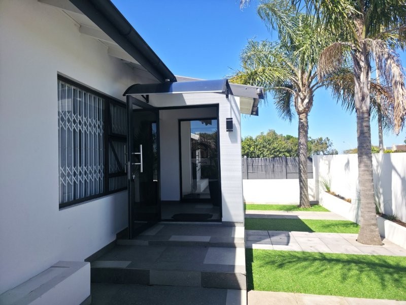 3 Bedroom Property for Sale in Wavecrest Eastern Cape